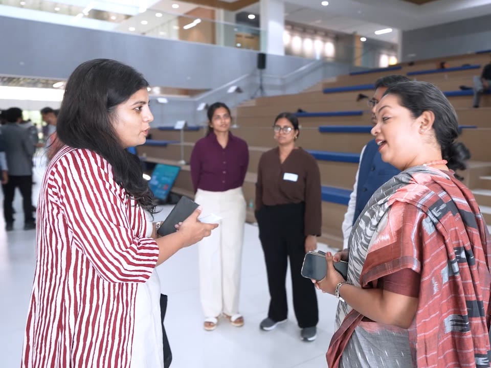 Attendees talking between sessions at ScaleME Summit'26